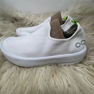 OOFOS OOmg eeZee Low Size 7